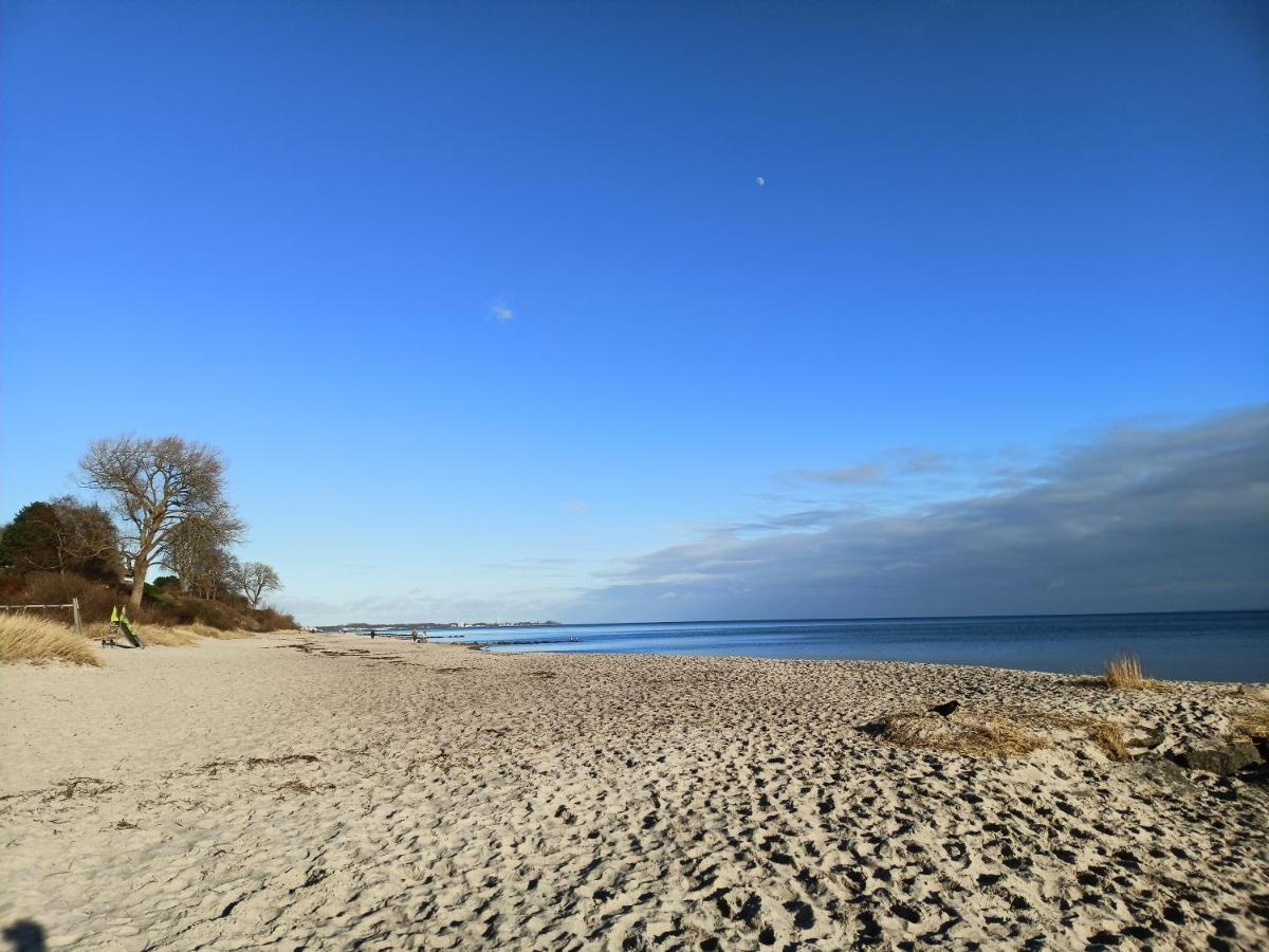 Wohnung Mit Traumhaftem Meerblick Und Schwimmbad Sierksdorf Exteriör bild